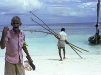 Mosabe visits for dhoni spars